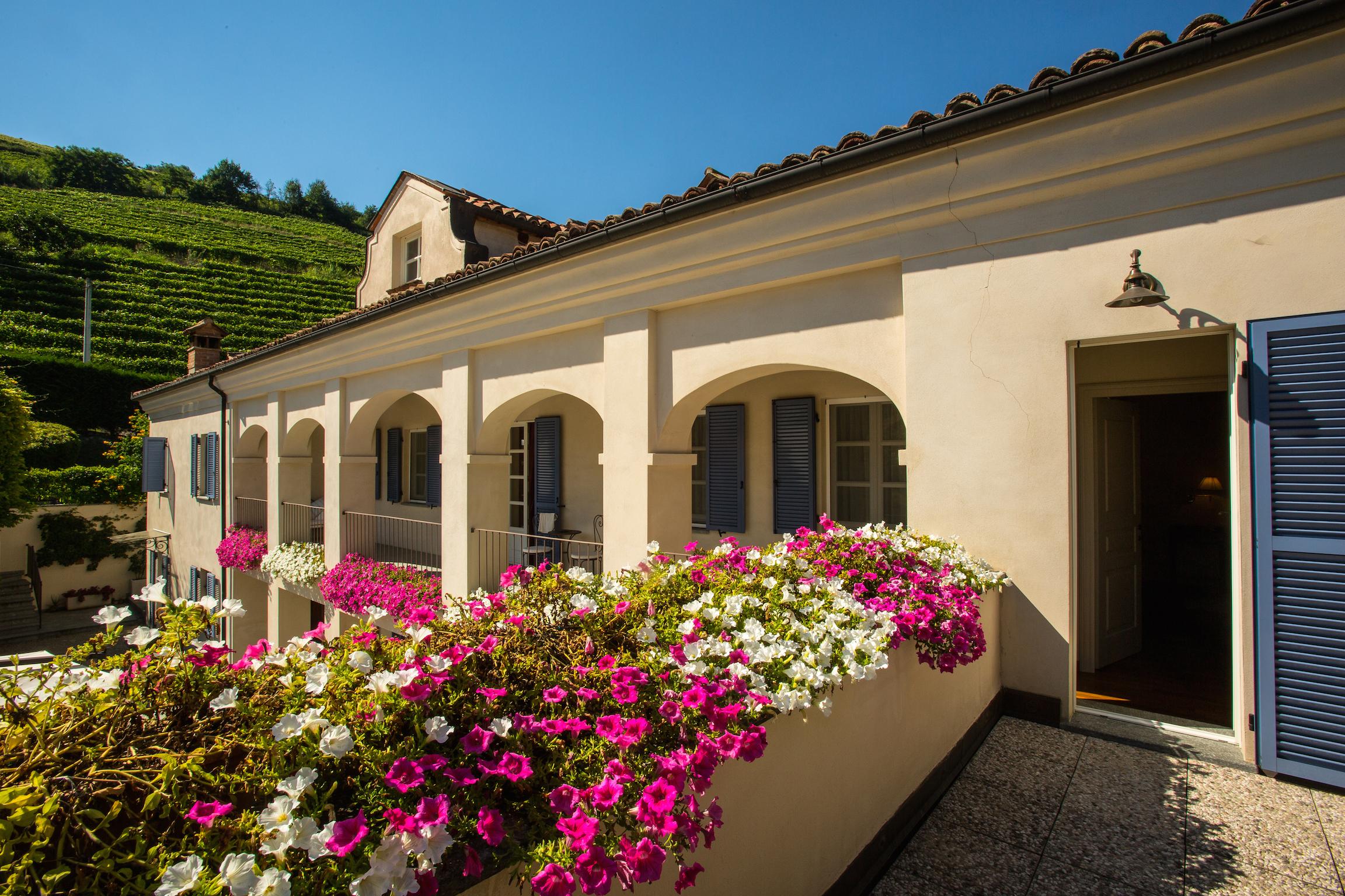 Marcarini Agriturismo Neviglie エクステリア 写真