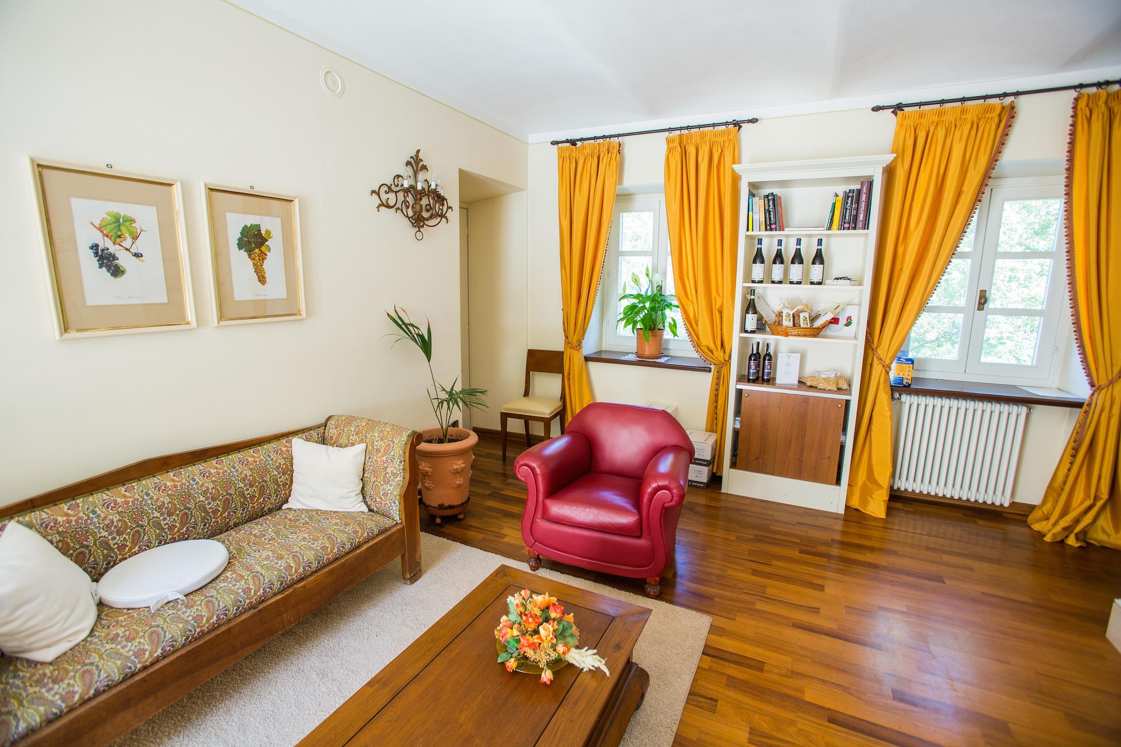 Marcarini Agriturismo Neviglie エクステリア 写真