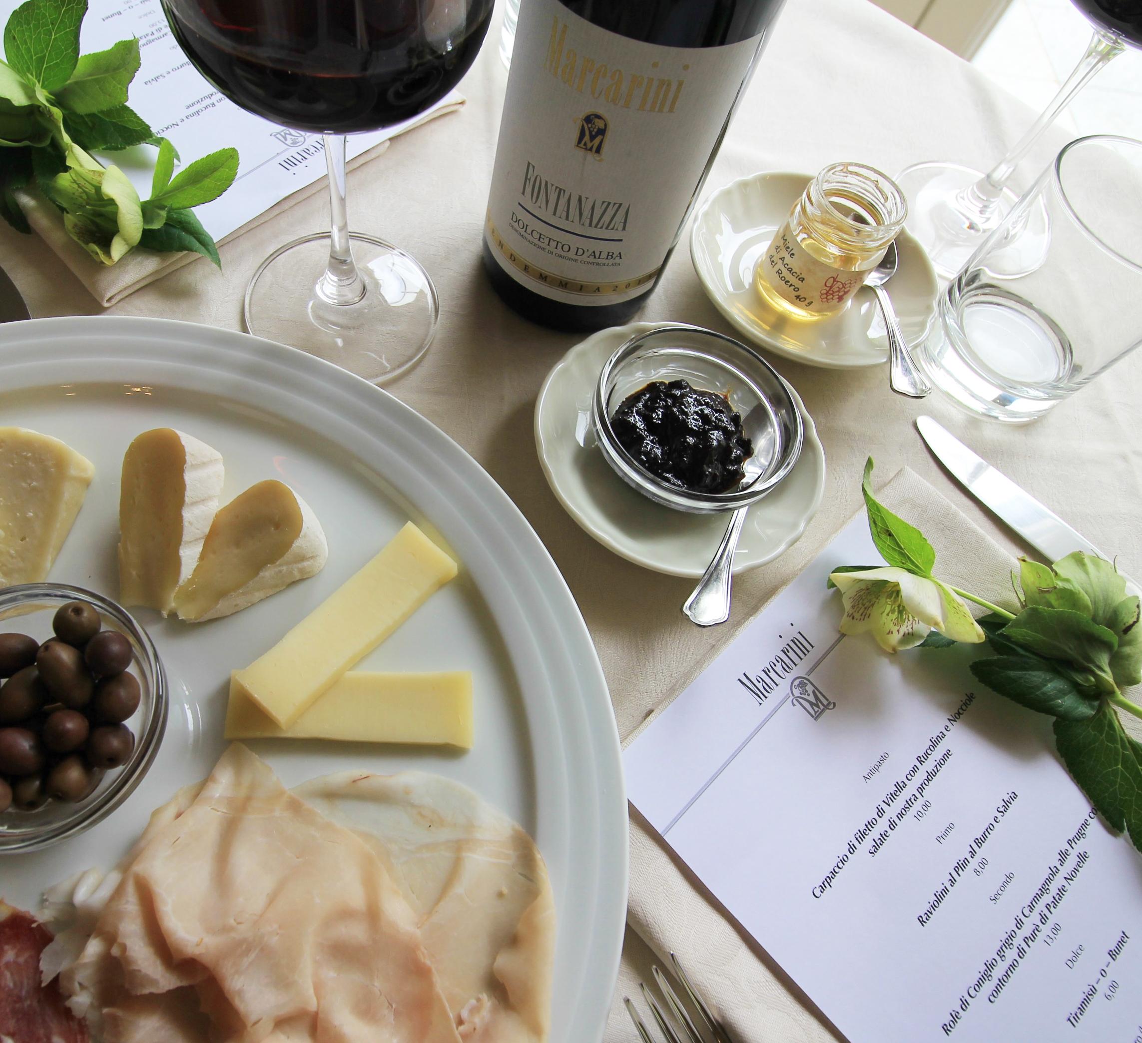Marcarini Agriturismo Neviglie エクステリア 写真