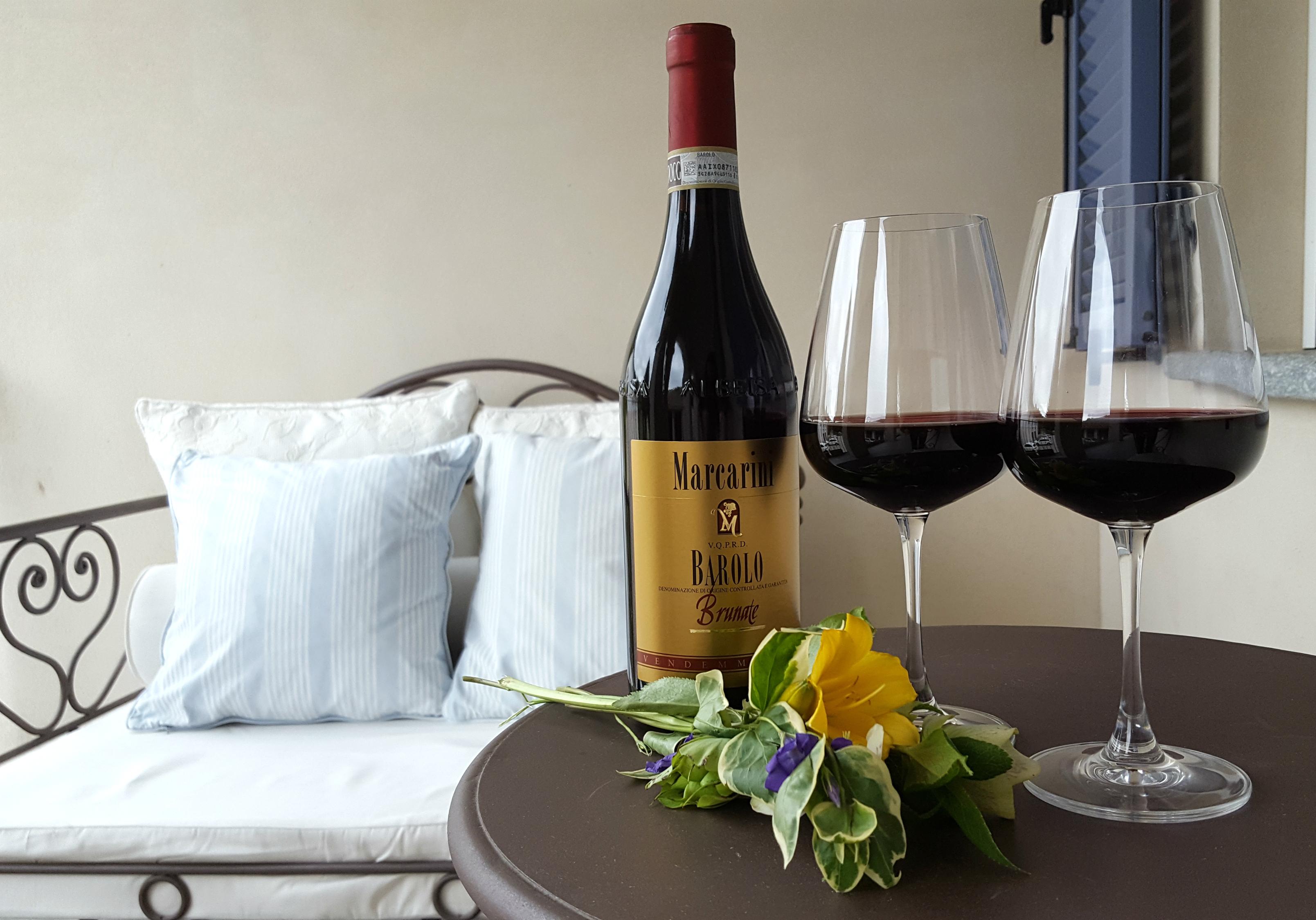 Marcarini Agriturismo Neviglie エクステリア 写真