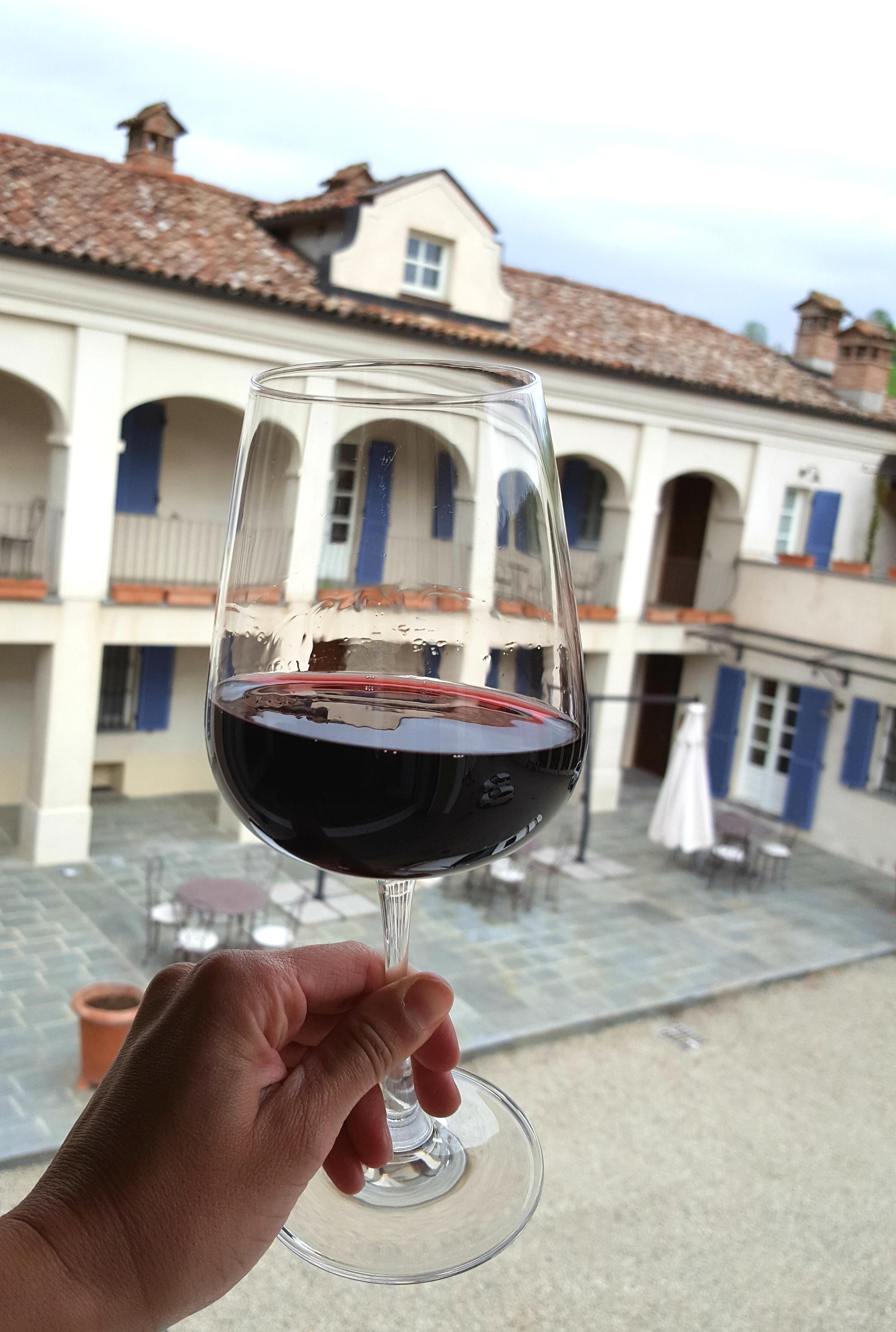 Marcarini Agriturismo Neviglie エクステリア 写真