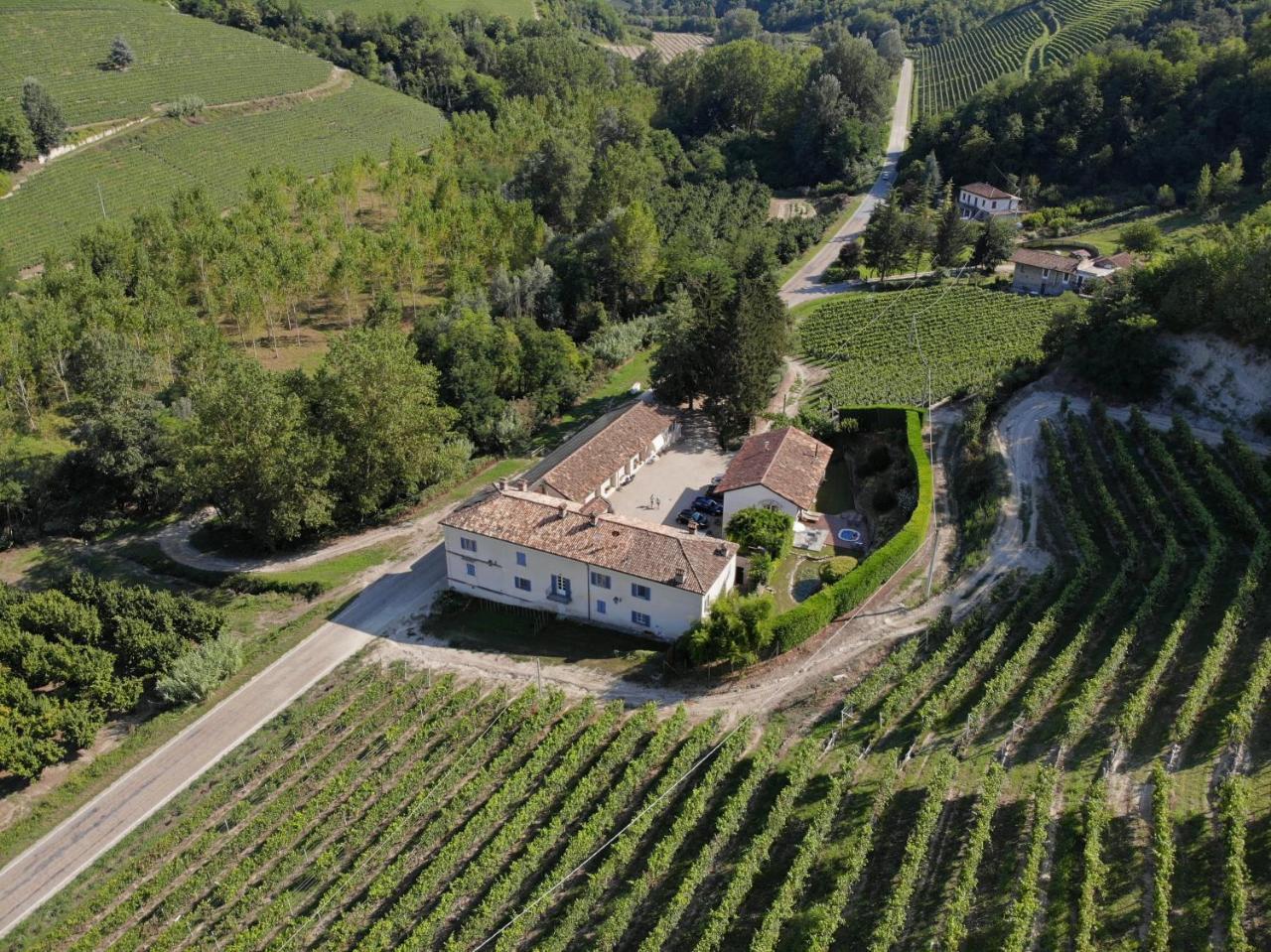 Marcarini Agriturismo Neviglie エクステリア 写真